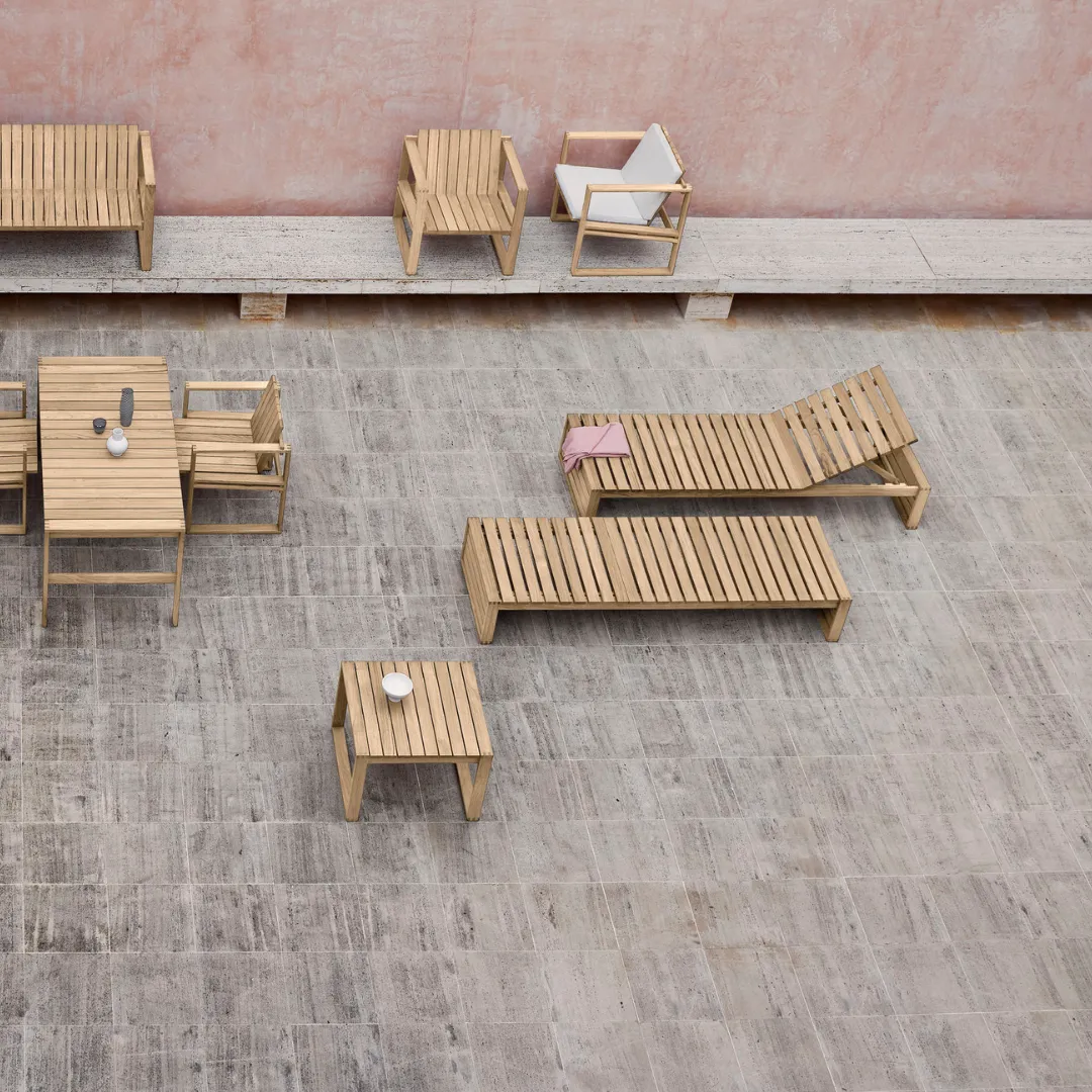 BK14 Outdoor/Indoor Lounger