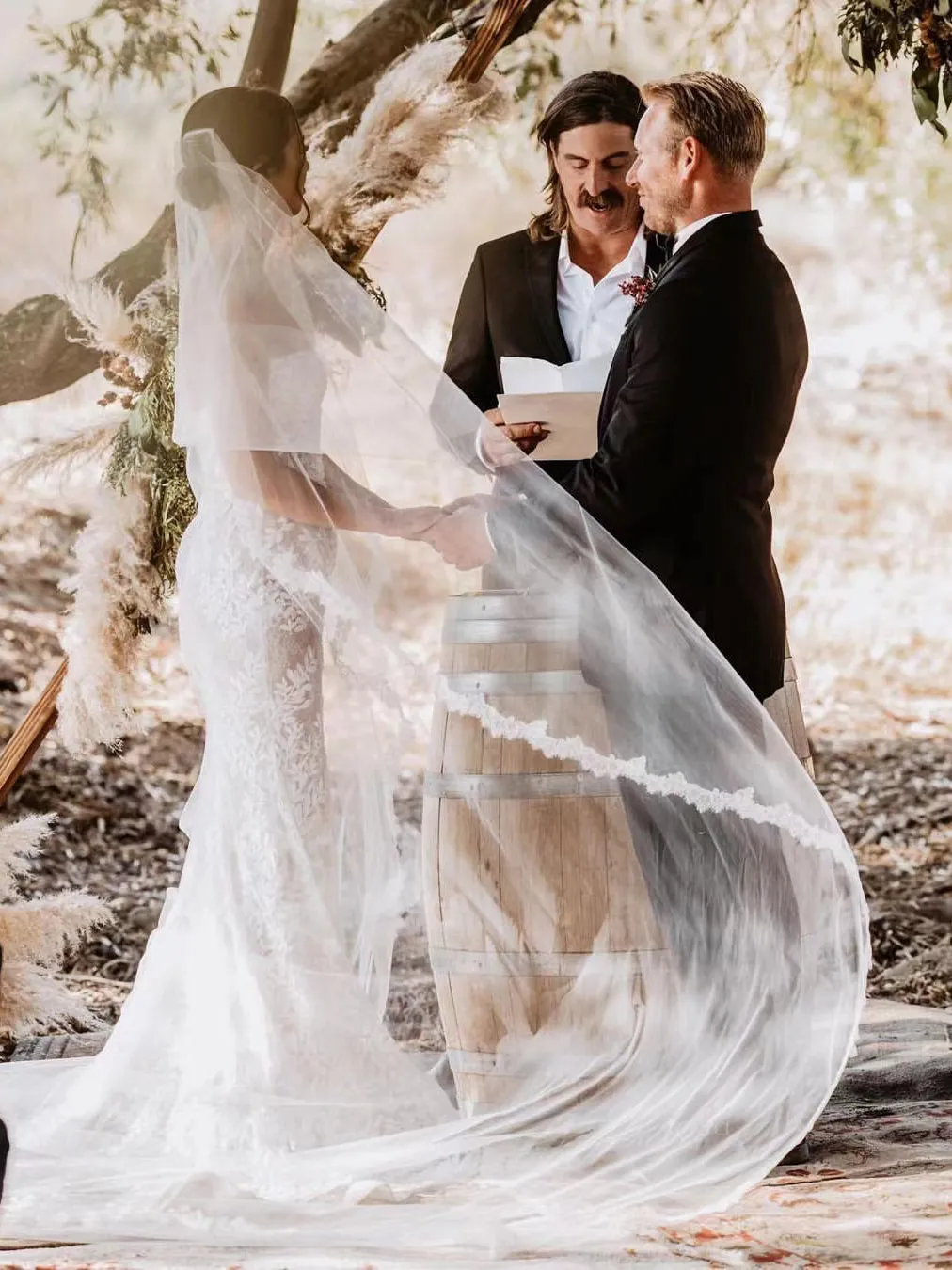 Chic Mermaid Sweetheart Sleeveless Rustic Lace Wedding Gowns Court Train Wedding Dresses MLH0501
