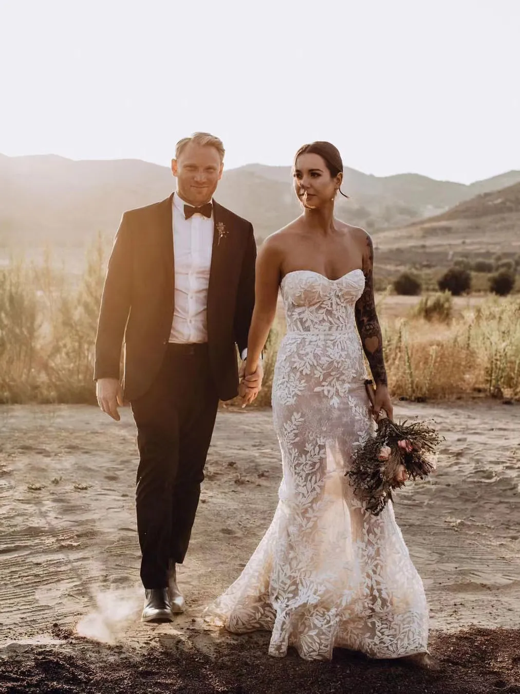 Chic Mermaid Sweetheart Sleeveless Rustic Lace Wedding Gowns Court Train Wedding Dresses MLH0501