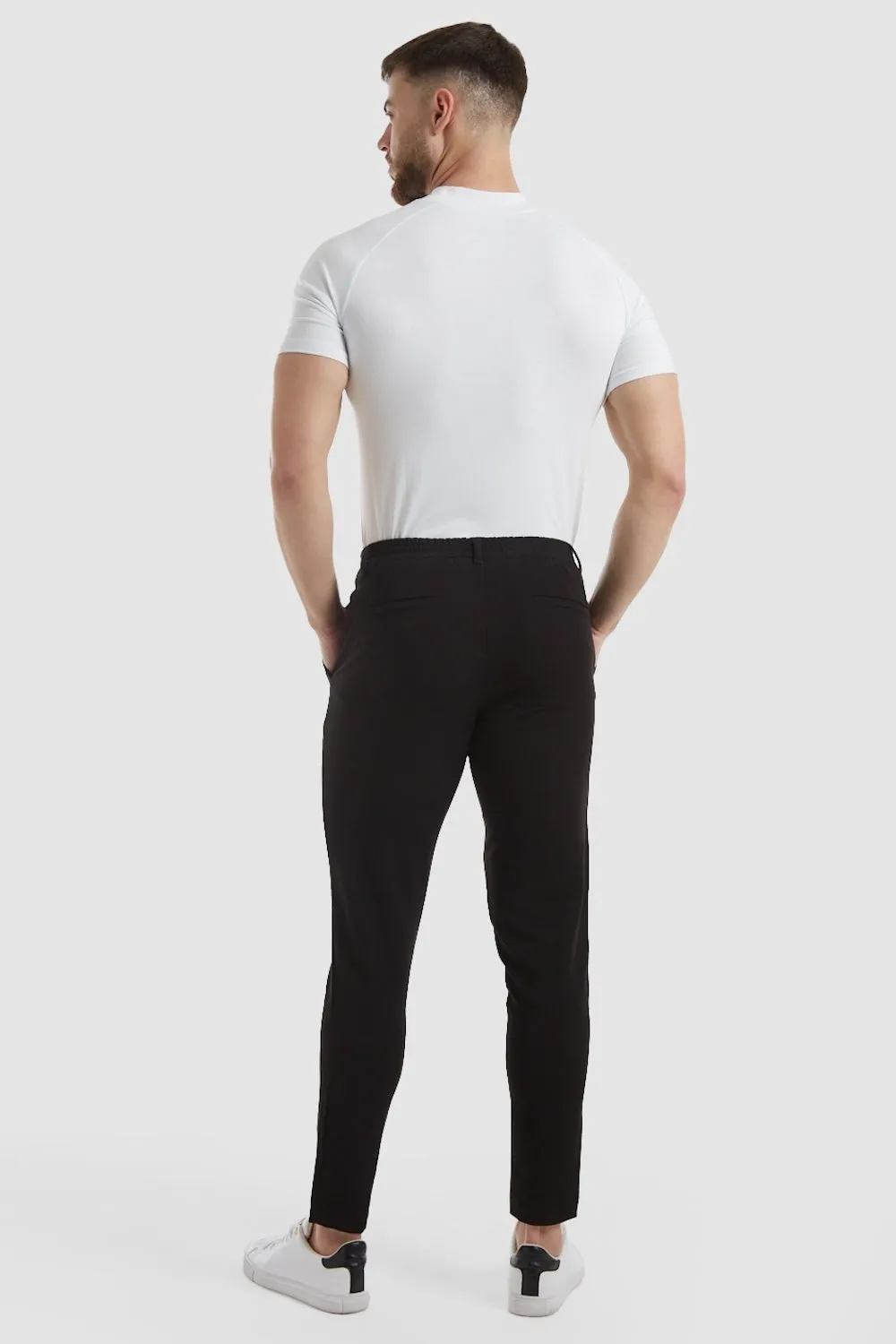 Cropped Pleated Pants in Black
