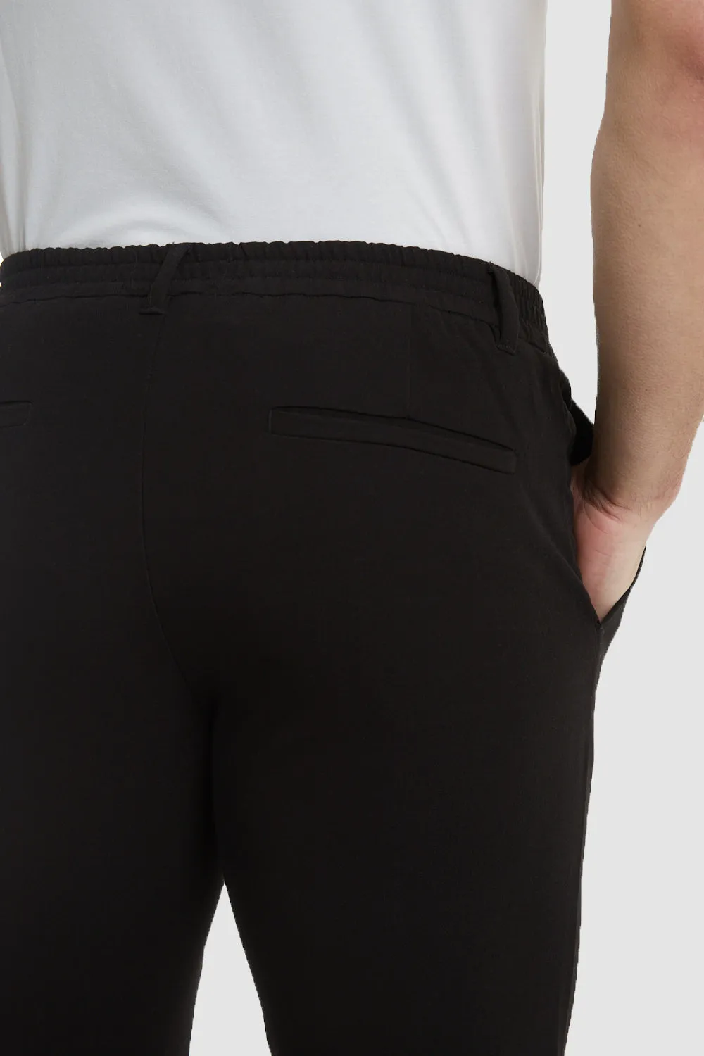 Cropped Pleated Pants in Black