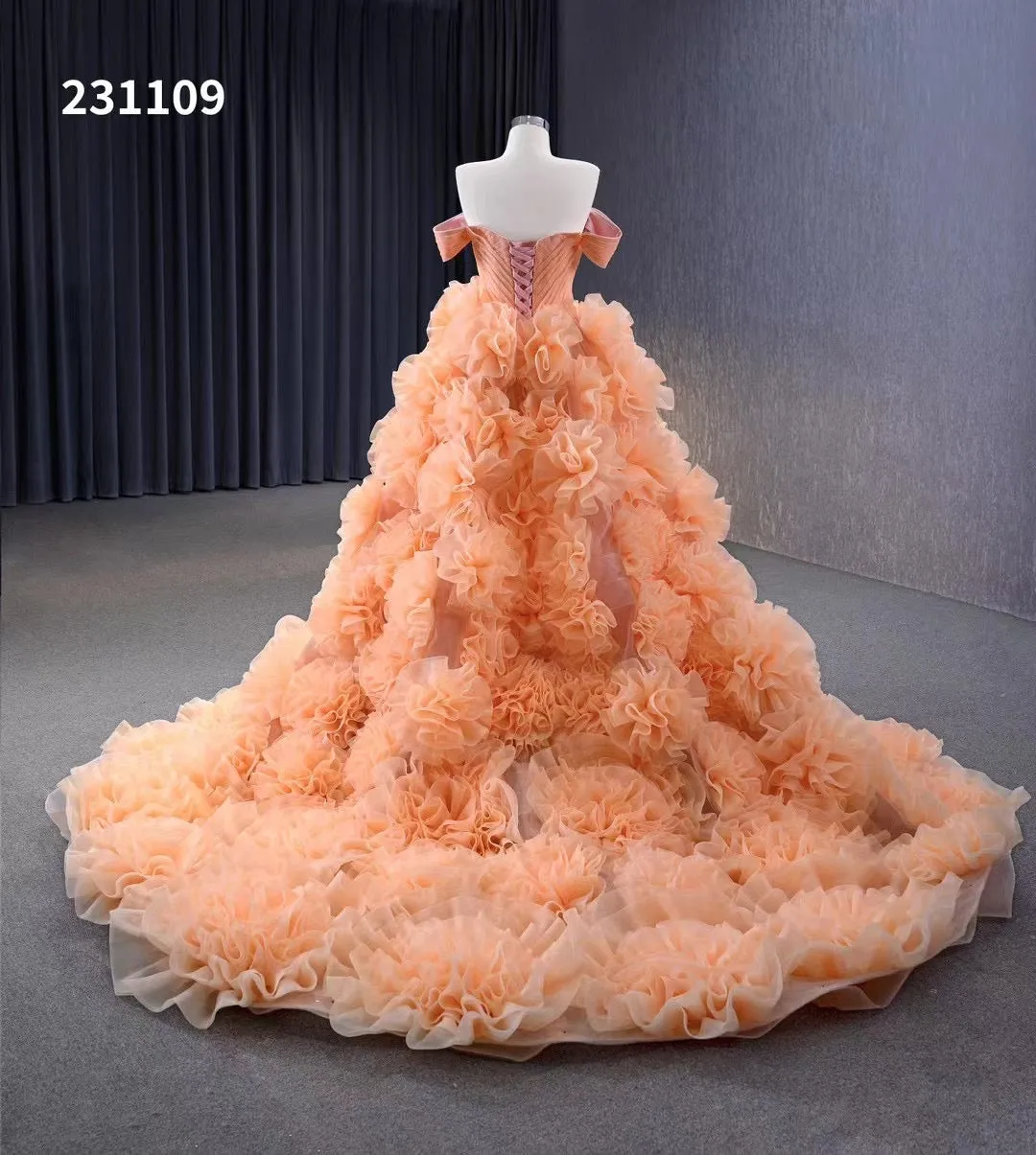 Orange Ruffles Tiered Sweet 16 Ball Gowns Off the Shoulder Pageant Dresses Quinceanera Dress 231109