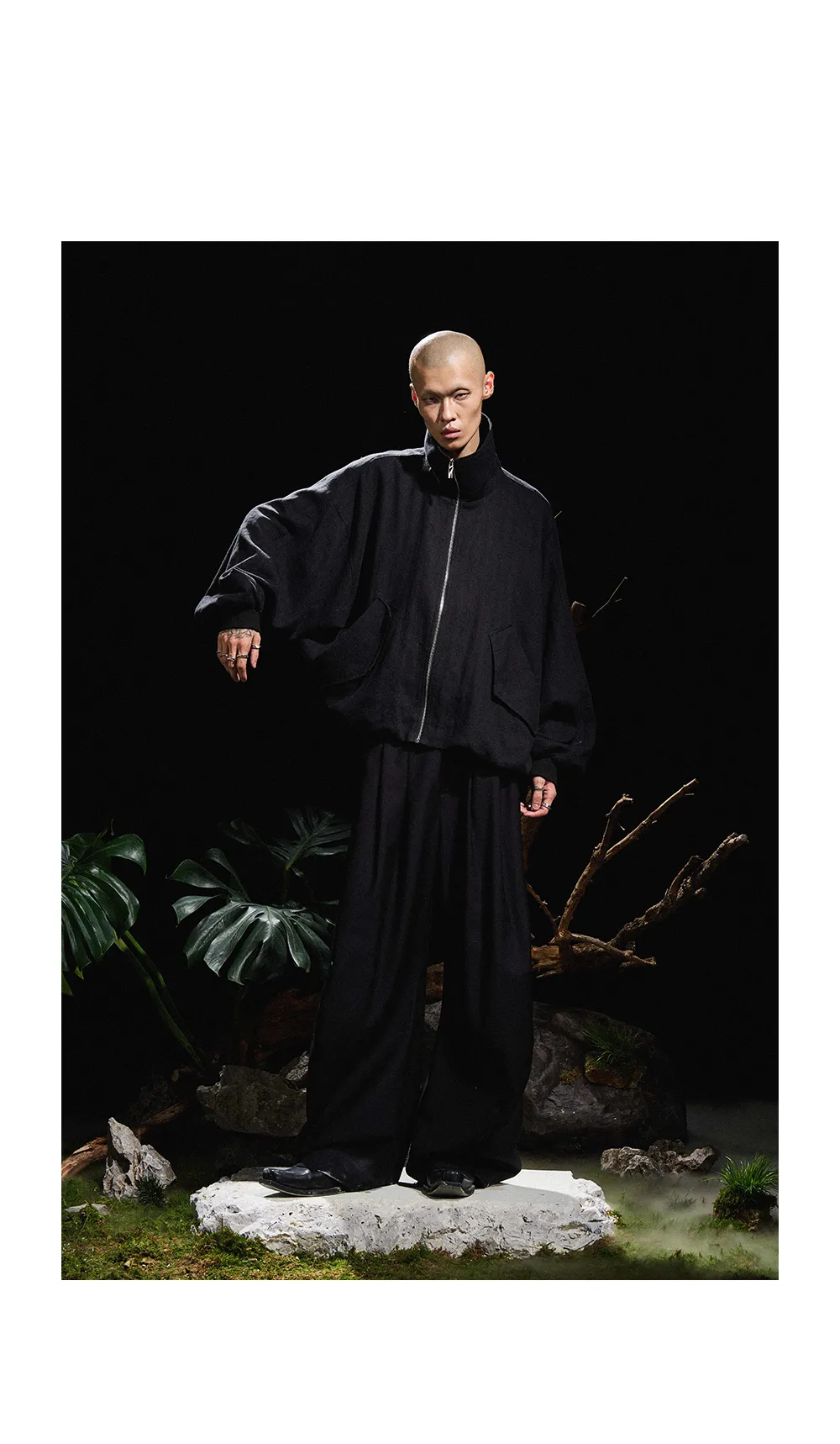 Scimitar cut pleats casual pants